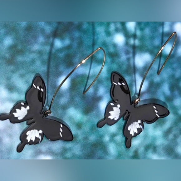 “Rorschach Butterfly” Gothic Boho Black White Paint Splatter Open Loop Wire Hoop - Picture 4 of 10